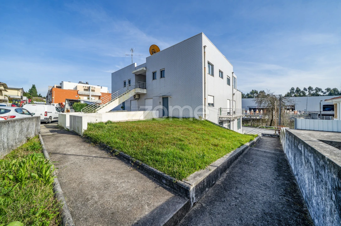 Apartamento T2 para Venda em Landim Foto 7