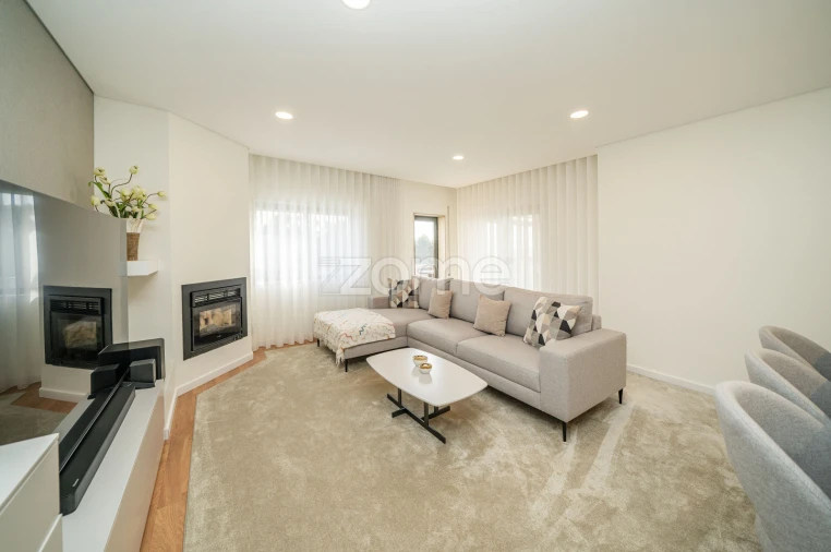 Apartamento T2 para Venda em Landim Foto 17