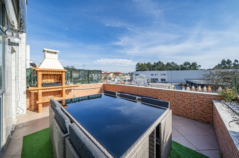 Apartamento T2 para Venda em Landim Foto 19