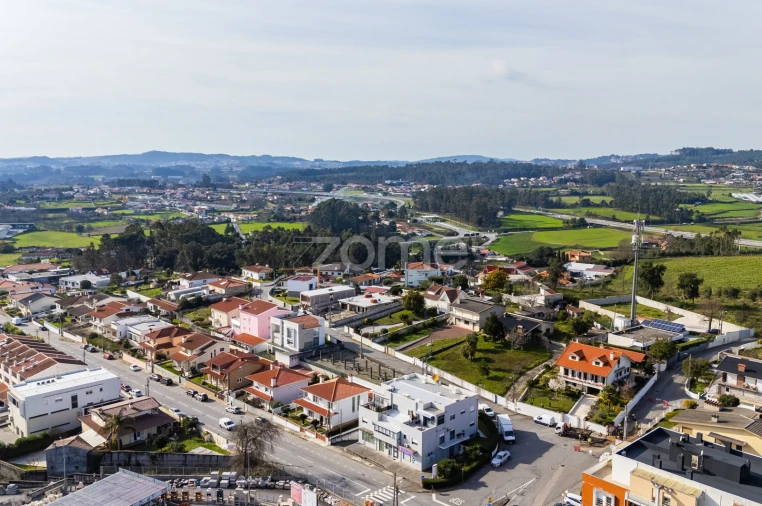 Apartamento T2 para Venda em Landim Foto 2