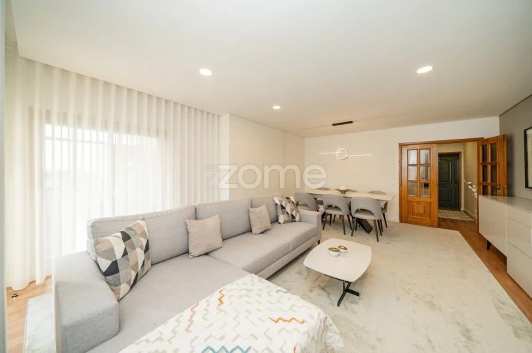 Apartamento T2 para Venda em Landim Foto 26