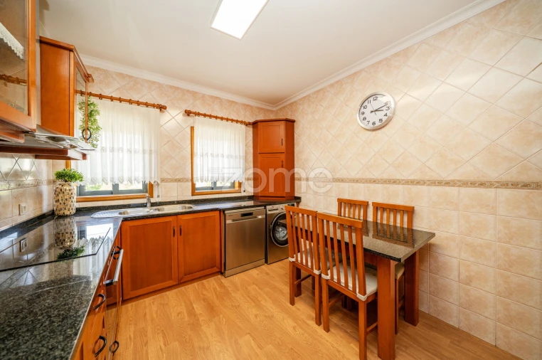 Apartamento T2 para Venda em Landim Foto 31