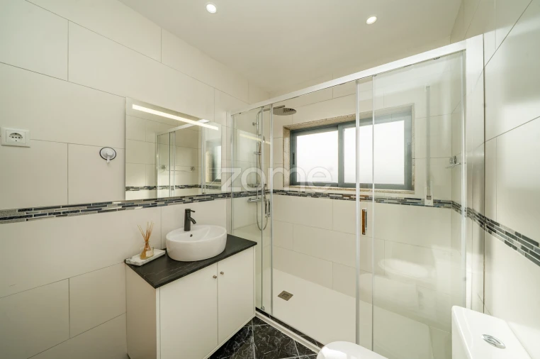 Apartamento T2 para Venda em Landim Foto 40