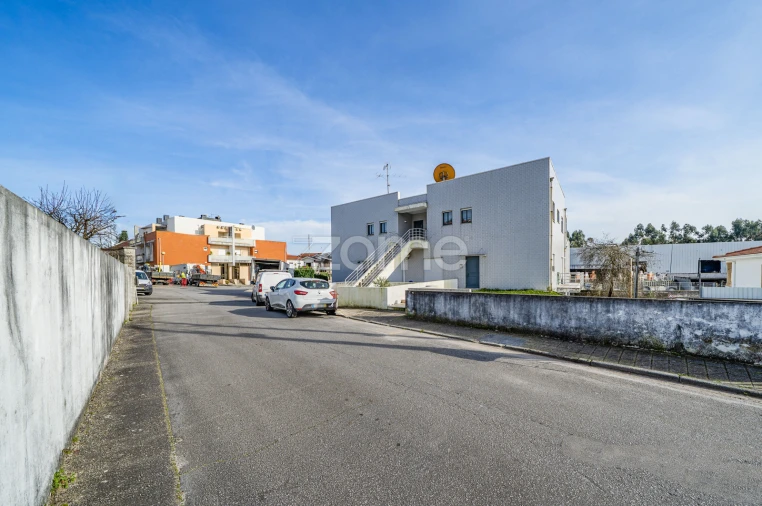 Apartamento T2 para Venda em Landim Foto 45