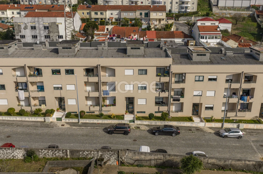 Apartamento T2 para Venda em Fânzeres e São Pedro da Cova Foto 2