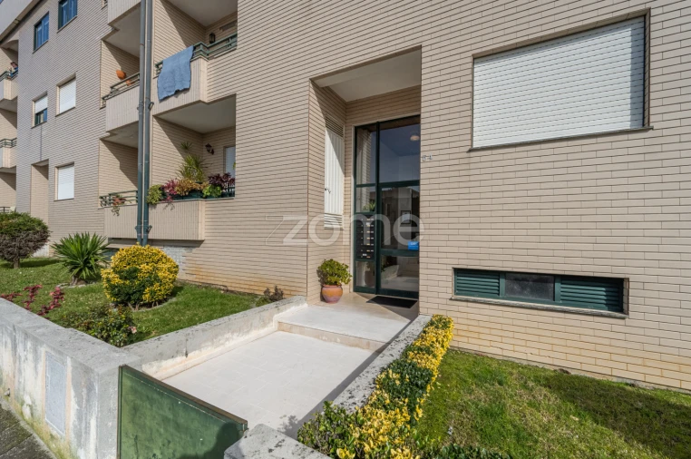 Apartamento T2 para Venda em Fânzeres e São Pedro da Cova Foto 3