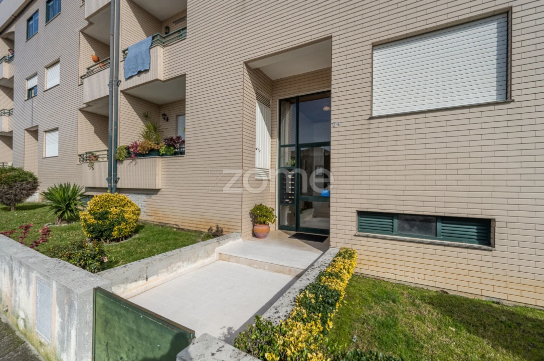 Apartamento T2 para Venda em Fânzeres e São Pedro da Cova Foto 3