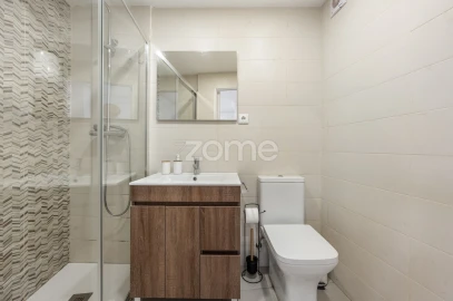 Apartamento T1 para Venda em Lordelo do Ouro e Massarelos