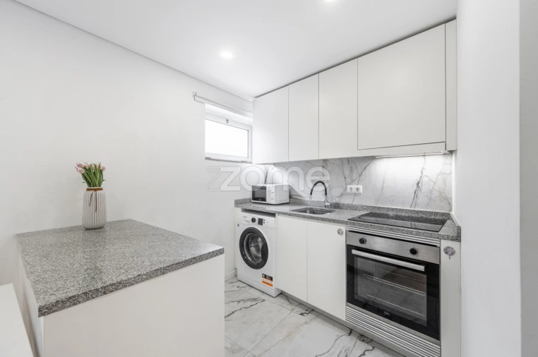 Apartamento T1 para Venda em Lordelo do Ouro e Massarelos Foto 3