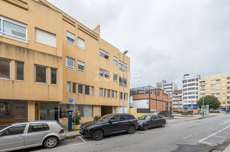 Apartamento T1 para Venda em Lordelo do Ouro e Massarelos Foto 15