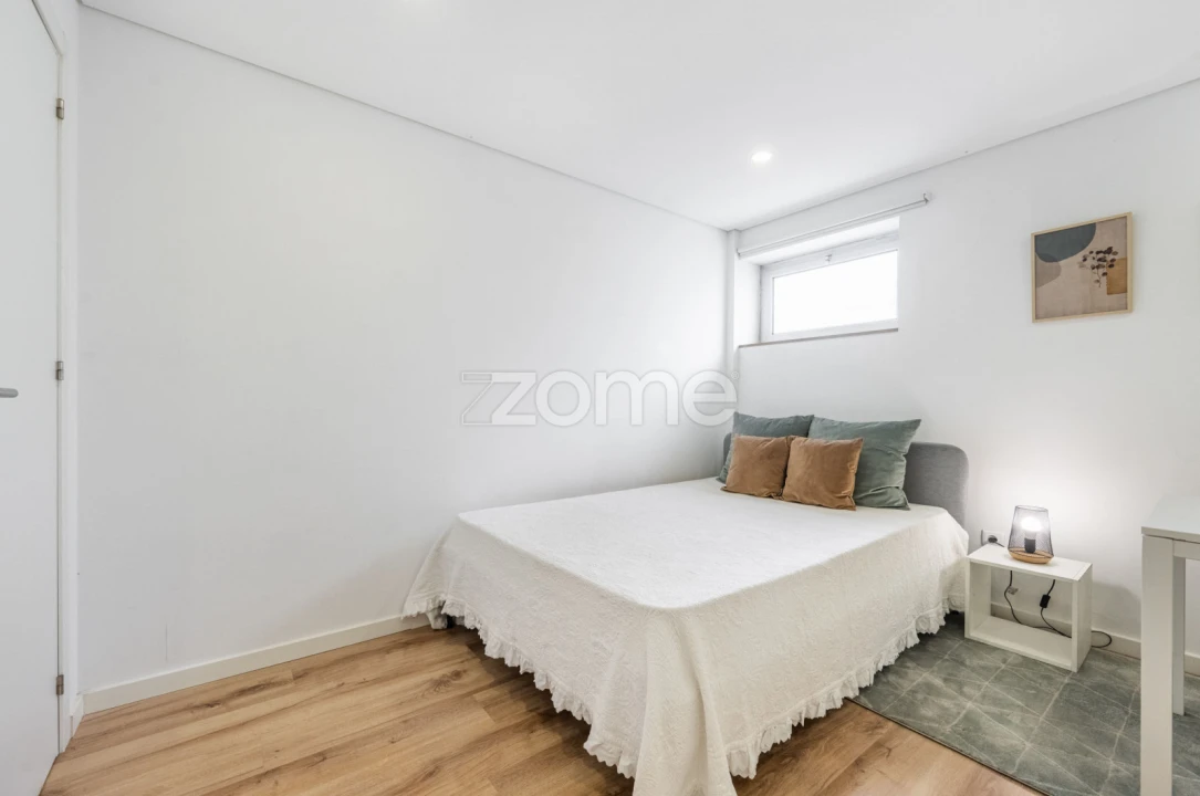 Apartamento T1 para Venda em Lordelo do Ouro e Massarelos Foto 7