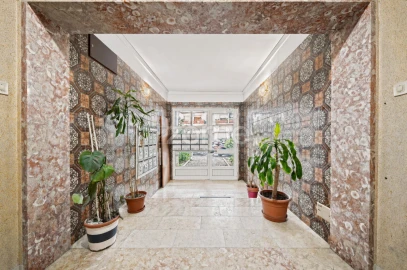 Apartamento T3 para Venda em Carcavelos e Parede