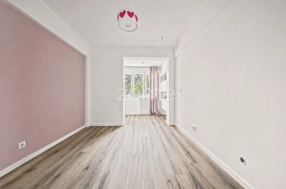 Apartamento T3 para Venda em Carcavelos e Parede