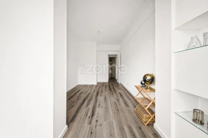 Apartamento T3 para Venda em Carcavelos e Parede