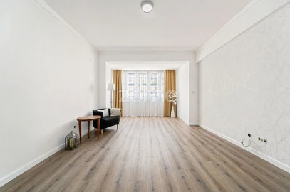 Apartamento T3 para Venda em Carcavelos e Parede