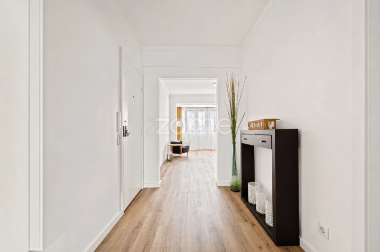 Apartamento T3 para Venda em Carcavelos e Parede Foto 17