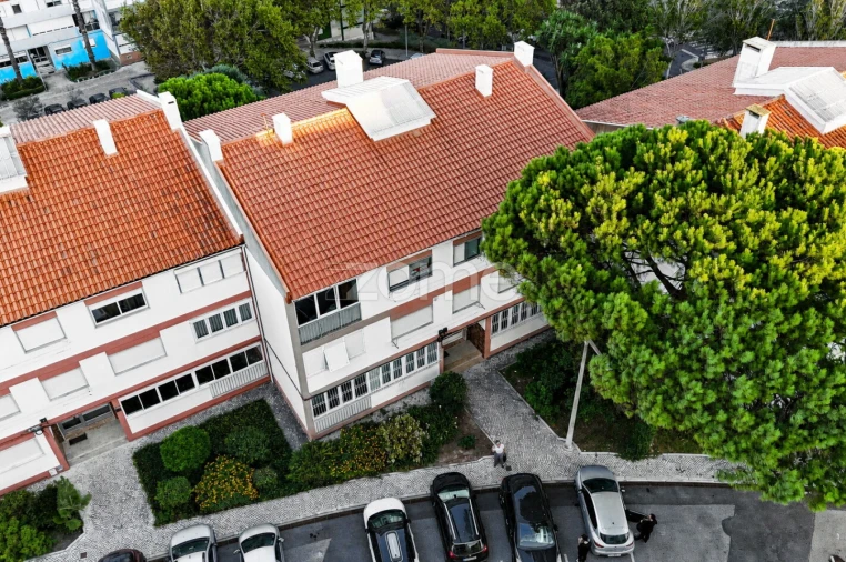 Apartamento T3 para Venda em Carcavelos e Parede Foto 35