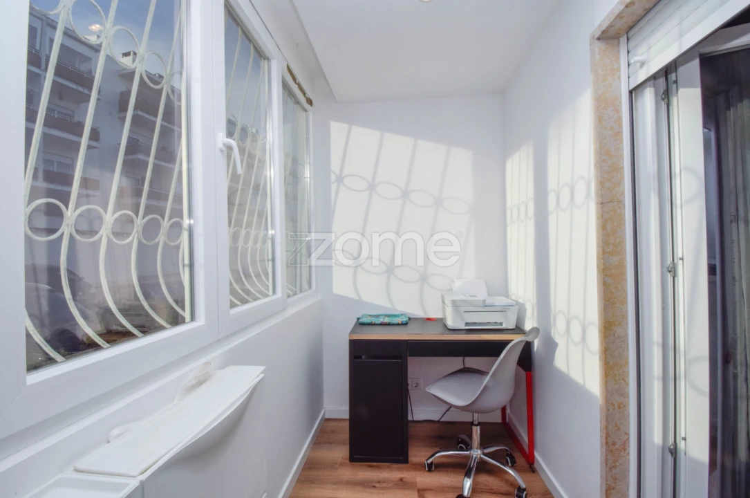 Apartamento T3 para Venda em São Domingos de Rana Foto 13