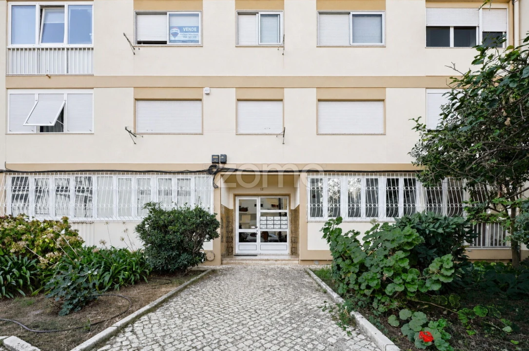 Apartamento T3 para Venda em Carcavelos e Parede Foto 16