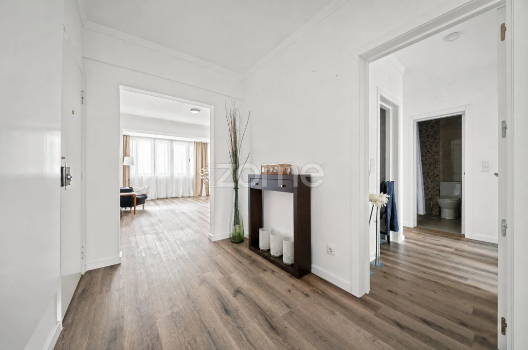 Apartamento T3 para Venda em Carcavelos e Parede Foto 1
