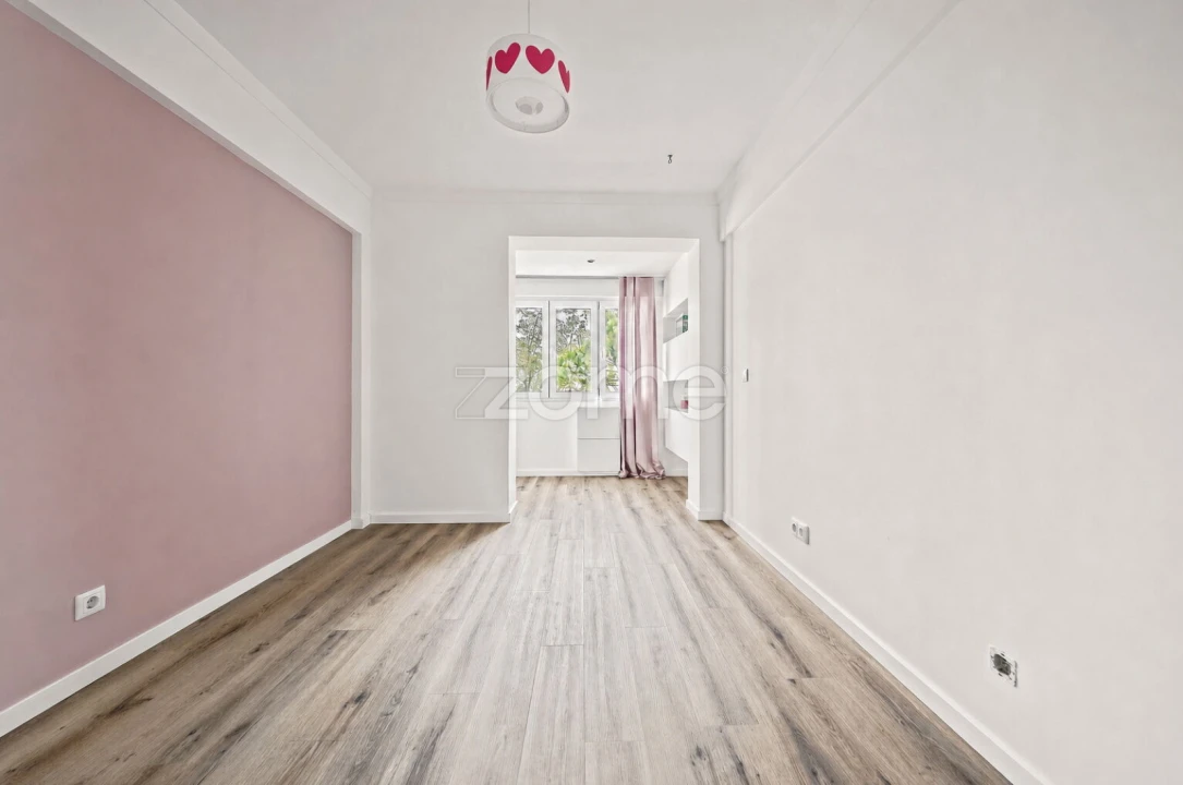 Apartamento T3 para Venda em Carcavelos e Parede Foto 19