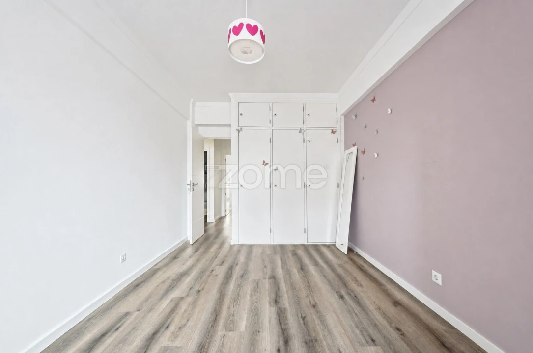 Apartamento T3 para Venda em Carcavelos e Parede Foto 20