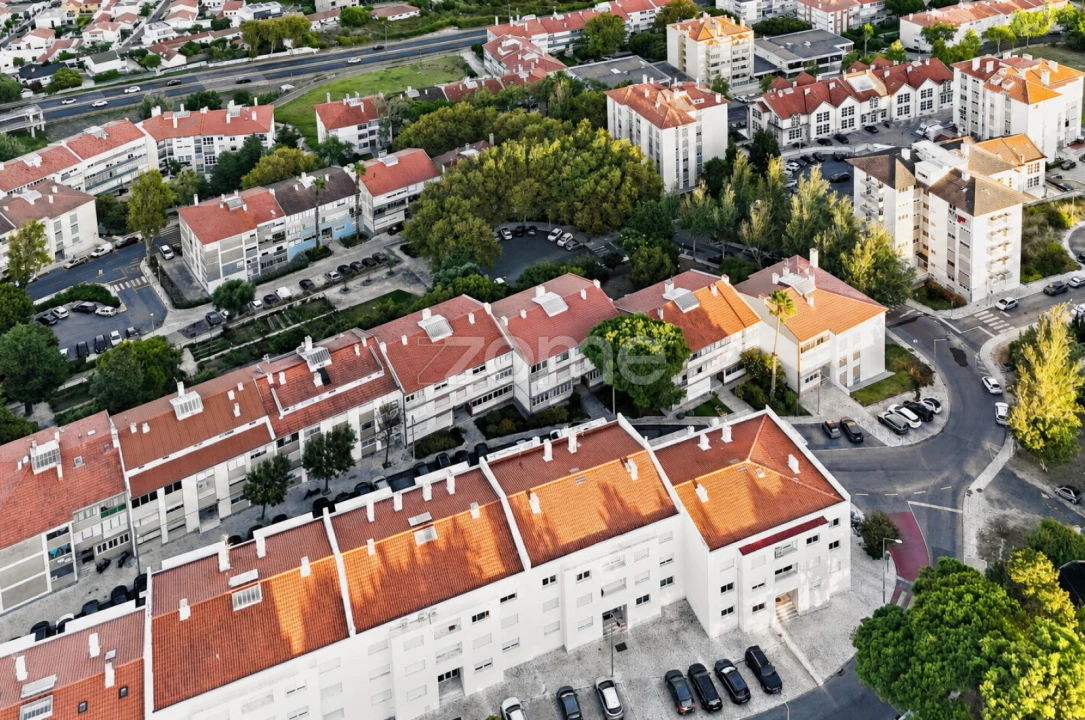 Apartamento T3 para Venda em Carcavelos e Parede Foto 33