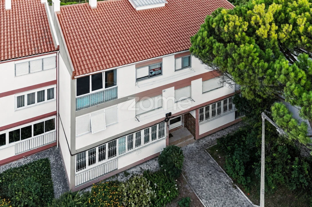 Apartamento T3 para Venda em Carcavelos e Parede Foto 34