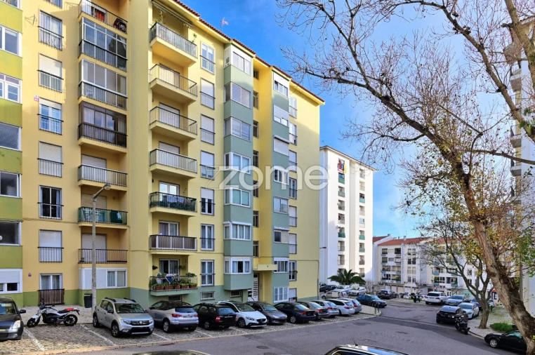 Apartamento T3 para Arrendamento em Alcabideche Foto 2