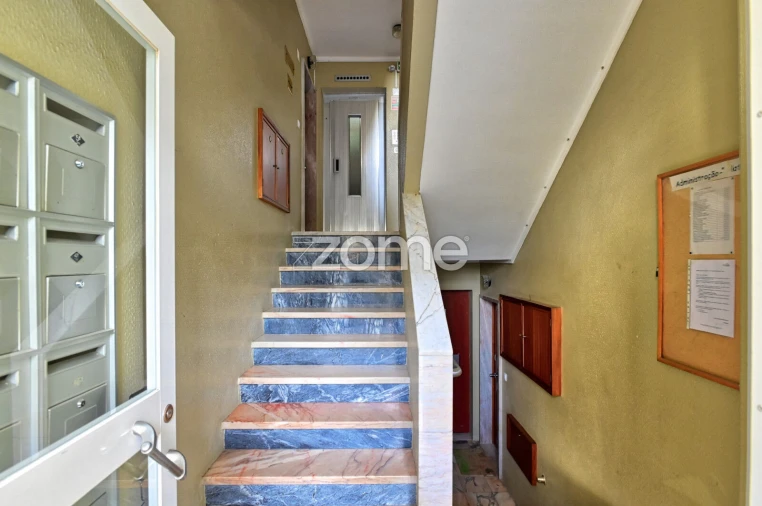 Apartamento T3 para Arrendamento em Alcabideche Foto 3