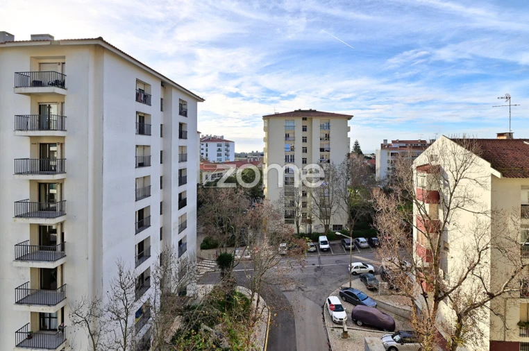 Apartamento T3 para Arrendamento em Alcabideche Foto 7