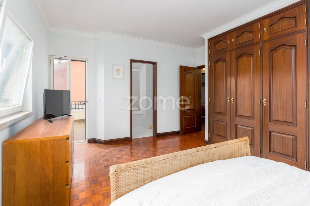 Moradia T4 para Venda em Carcavelos e Parede Foto 17