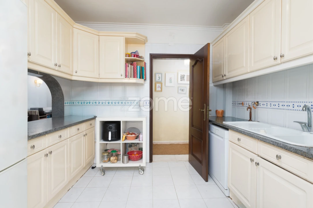 Moradia T4 para Venda em Carcavelos e Parede Foto 8