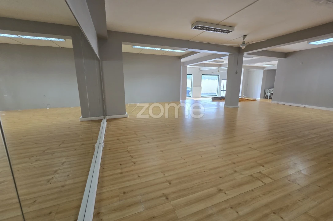 Negócio para Arrendamento em Ribeira Grande (Matriz) Foto 14