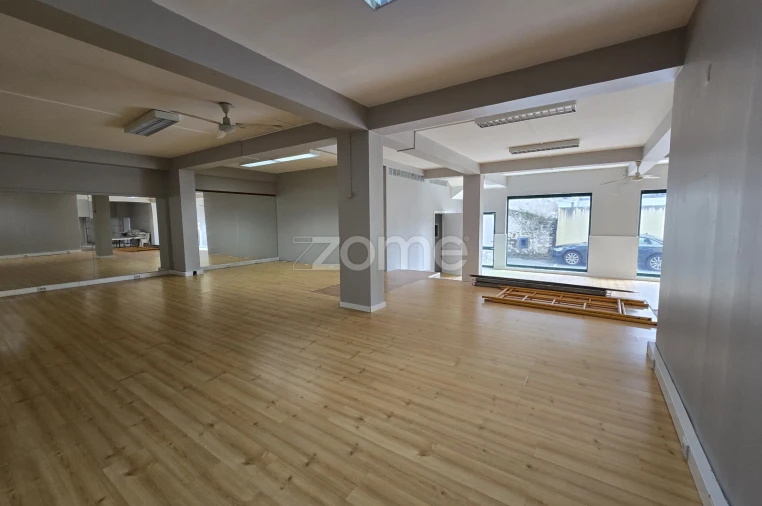 Negócio para Arrendamento em Ribeira Grande (Matriz)