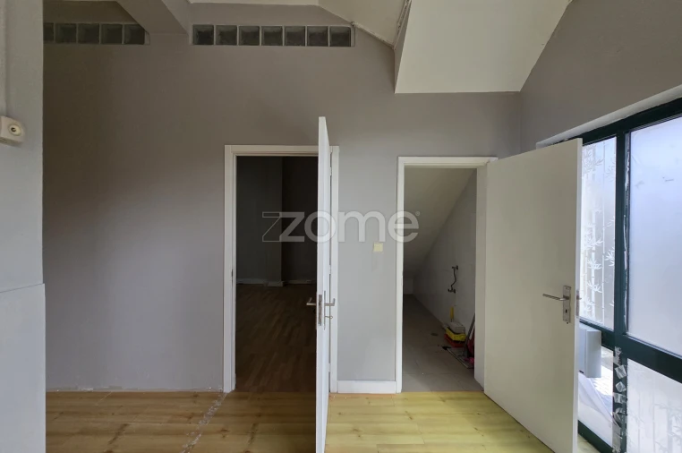 Negócio para Arrendamento em Ribeira Grande (Matriz) Foto 9