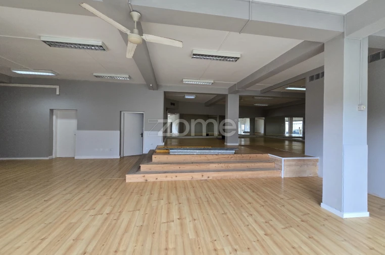 Negócio para Arrendamento em Ribeira Grande (Matriz) Foto 10