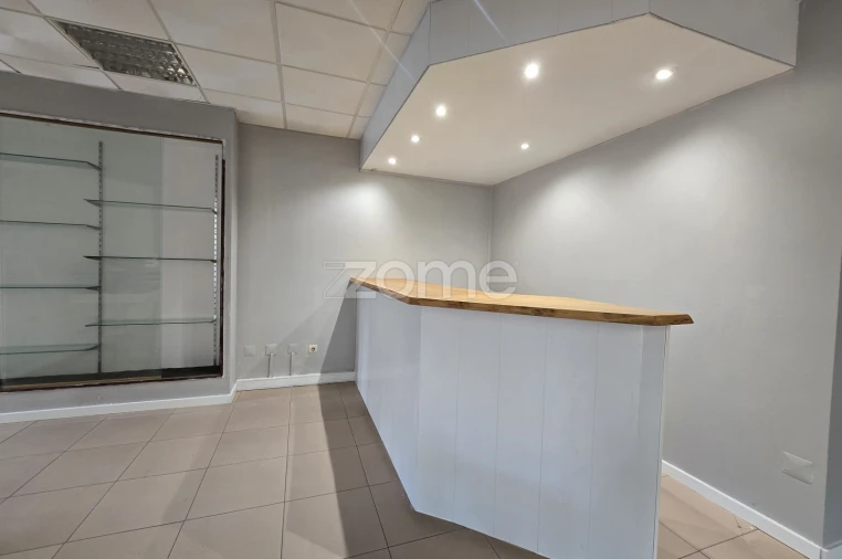 Negócio para Arrendamento em Ribeira Grande (Matriz) Foto 4