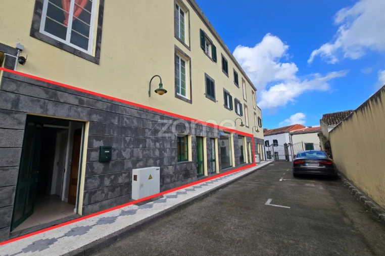 Negócio para Arrendamento em Ribeira Grande (Matriz) Foto 2