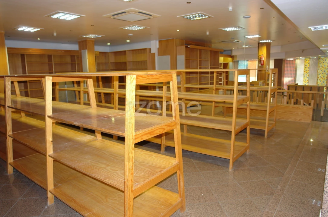 Negócio para Arrendamento em Algés, Linda-A-Velha e Cruz Quebrada-Dafundo Foto 16