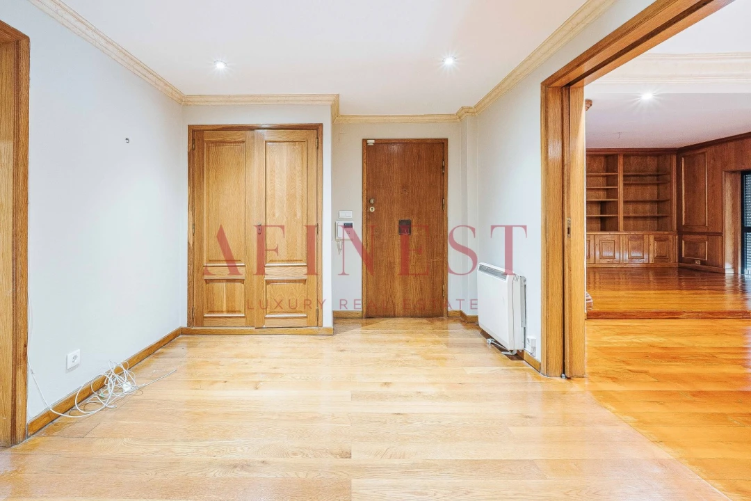 Apartamento T5 para Arrendamento em Alvalade Foto 14