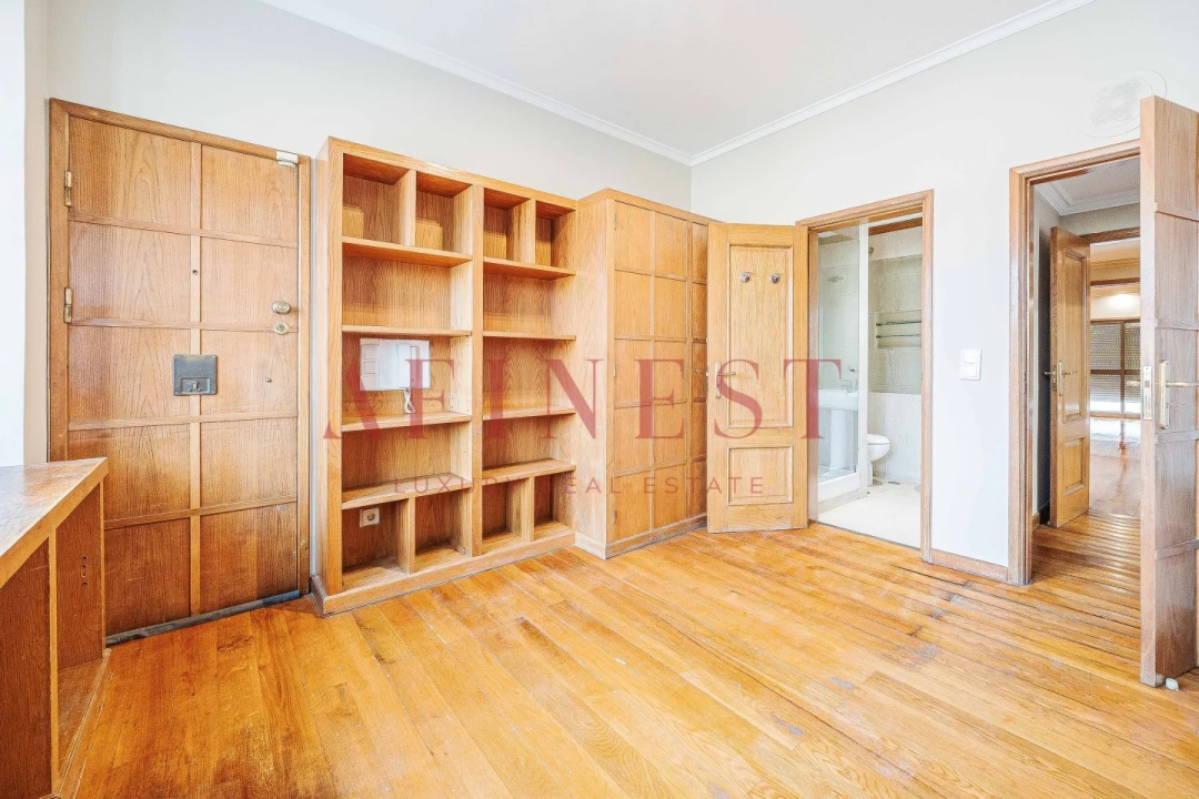 Apartamento T5 para Arrendamento em Alvalade Foto 22