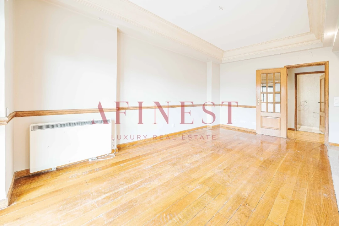 Apartamento T5 para Arrendamento em Alvalade Foto 32