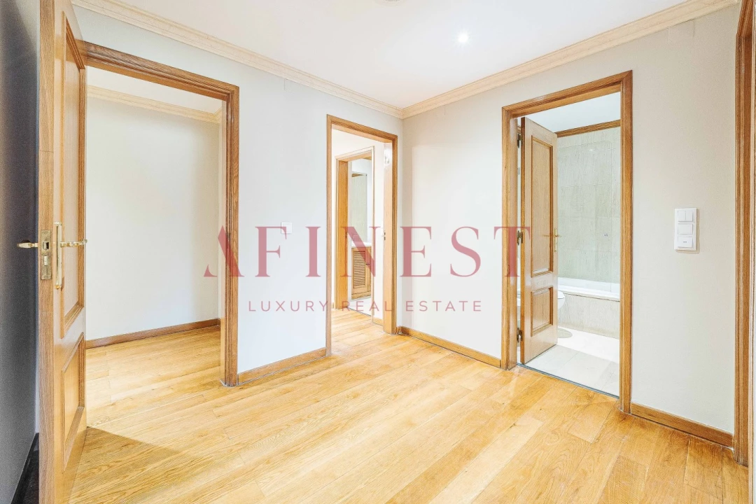 Apartamento T5 para Arrendamento em Alvalade Foto 35