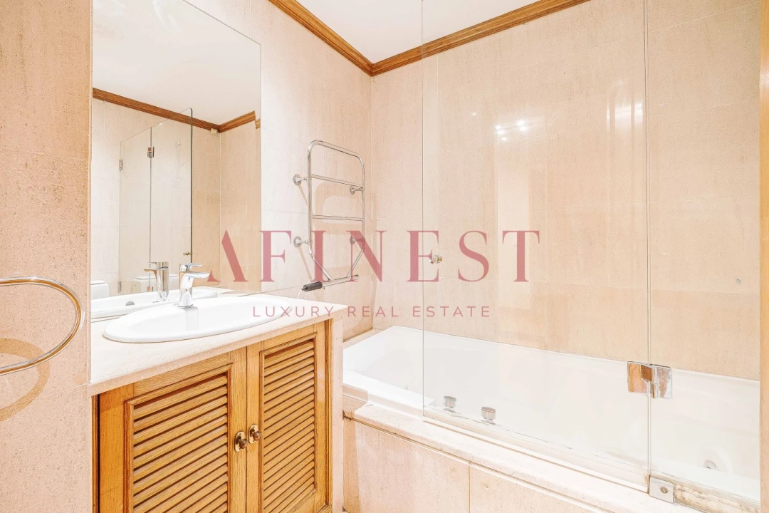 Apartamento T5 para Arrendamento em Alvalade Foto 44