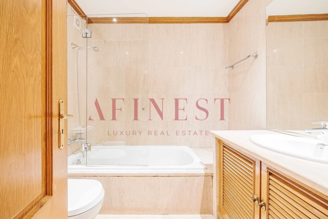 Apartamento T5 para Arrendamento em Alvalade Foto 47