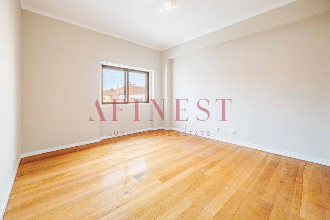 Apartamento T5 para Arrendamento em Alvalade Foto 48