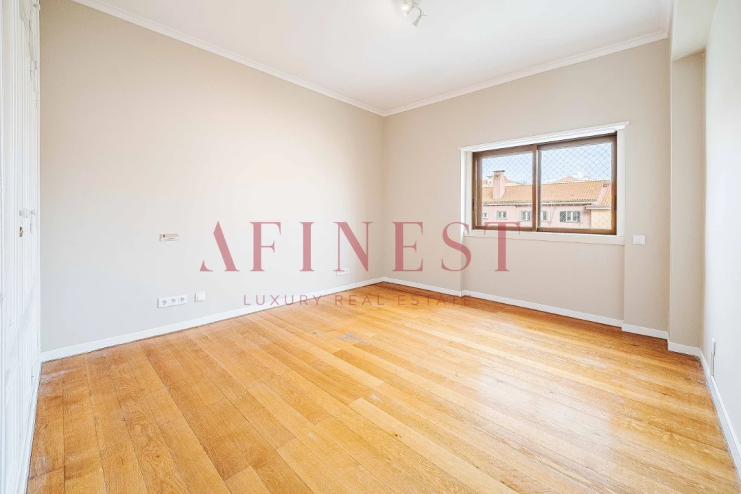 Apartamento T5 para Arrendamento em Alvalade Foto 50