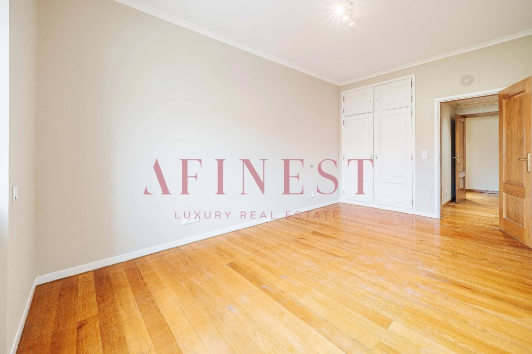 Apartamento T5 para Arrendamento em Alvalade Foto 52