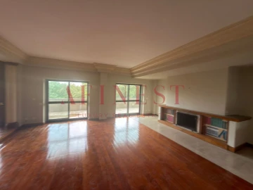 Apartamento T5 para Arrendamento em Alvalade